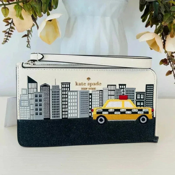 Kate Spade NYC Big Apple Small L-zip Wristlet